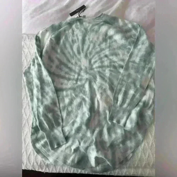 BlankNYC Tie-Dye Long Sleeve Crewneck - Picture 4 of 4